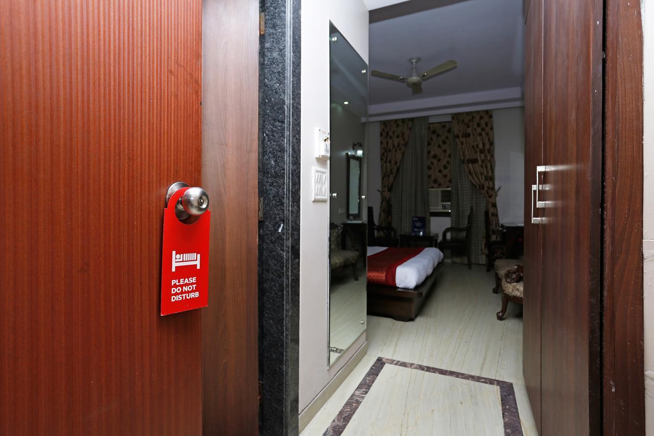 ניו דלהי Oyo 5401 Hotel Mid Town מראה חיצוני תמונה