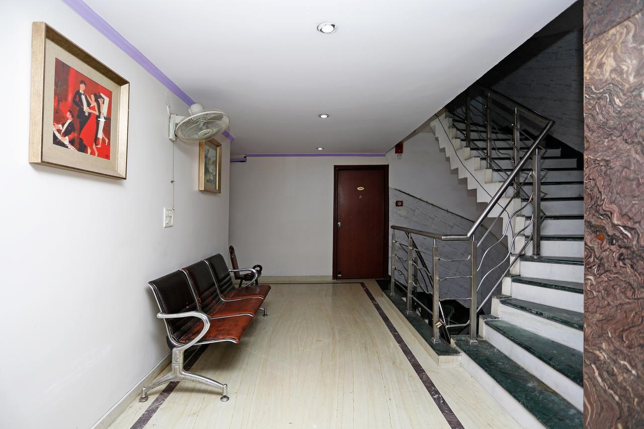 ניו דלהי Oyo 5401 Hotel Mid Town מראה חיצוני תמונה