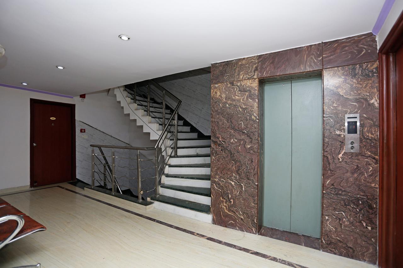 ניו דלהי Oyo 5401 Hotel Mid Town מראה חיצוני תמונה