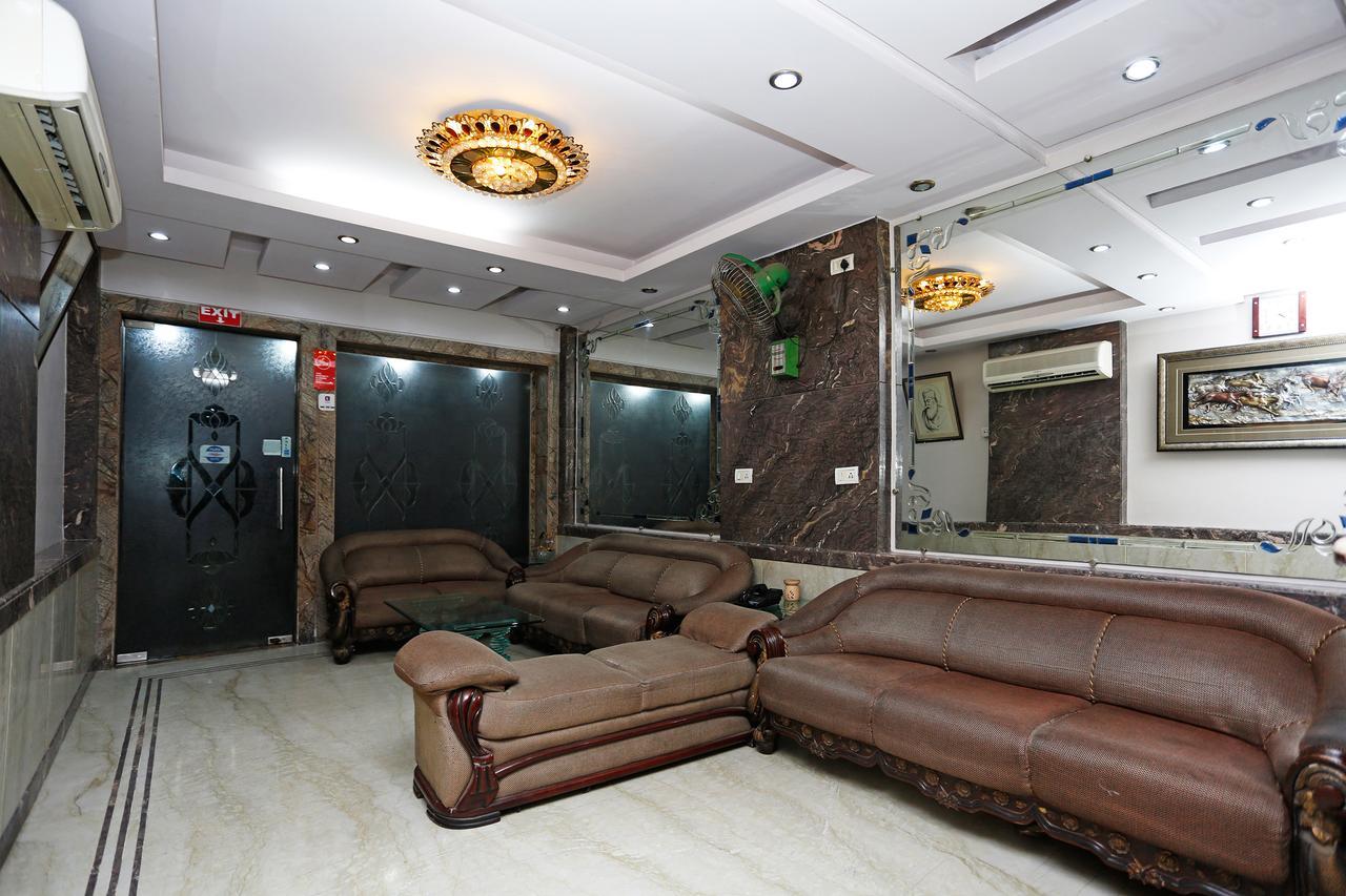 ניו דלהי Oyo 5401 Hotel Mid Town מראה חיצוני תמונה
