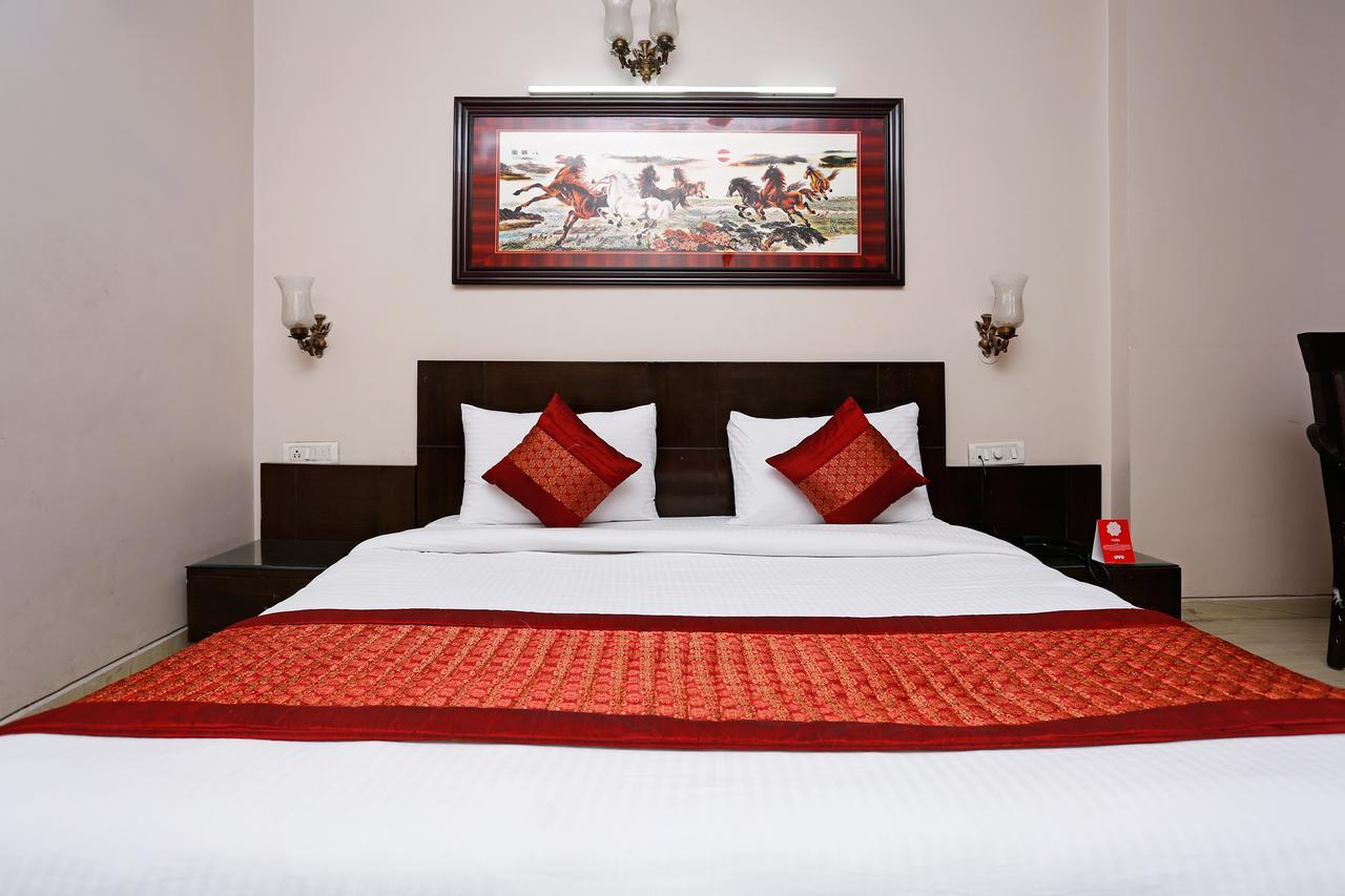 ניו דלהי Oyo 5401 Hotel Mid Town מראה חיצוני תמונה