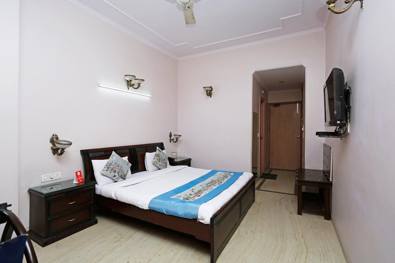 ניו דלהי Oyo 5401 Hotel Mid Town מראה חיצוני תמונה